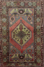 Load image into Gallery viewer, Anatolian Turkish Rug 4x6 Unique Borders One of a Kind