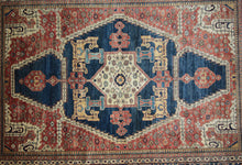 Load image into Gallery viewer, Vegetable Dye Heriz Serapi Large Area Rug 10x14