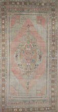 Load image into Gallery viewer, Vintage Wool Anatolian Oriental Area Rug 6x9 One of a Kind
