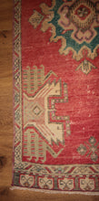 Load image into Gallery viewer, "anatolian rugs for sale" "oushak rugs" "vintage anatolian rug" "oriental rugs" "carpet" "famous carpets"
