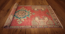 Load image into Gallery viewer, "anatolian rugs for sale" "oushak rugs" "vintage anatolian rug" "oriental rugs" "carpet" "famous carpets"
